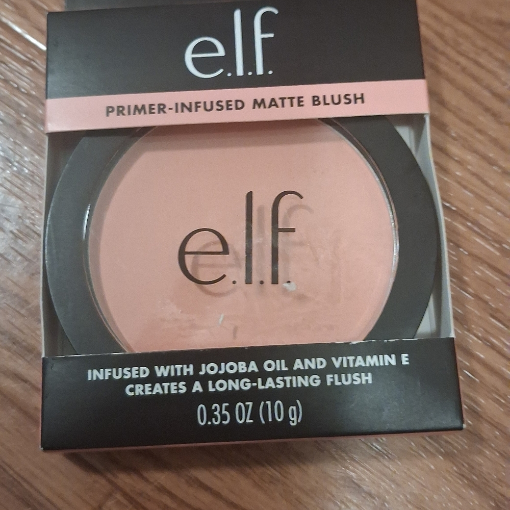 ELF Primer-Infused Matte Blush - Soft Peach